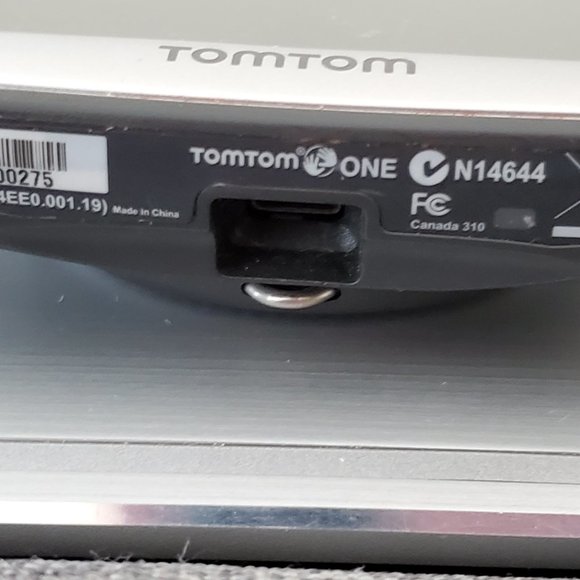 TomTom One N14644 GPS Device w/ USB Charging Cable - Picture 6 of 6